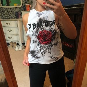Black/white tie dye red roses graphic muscle tee